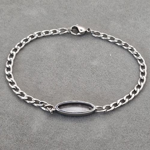 Oval curb bracelet